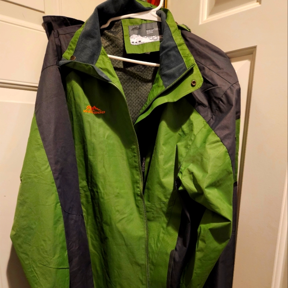 Wondoo Mens Size Large Water Resistant Jacket